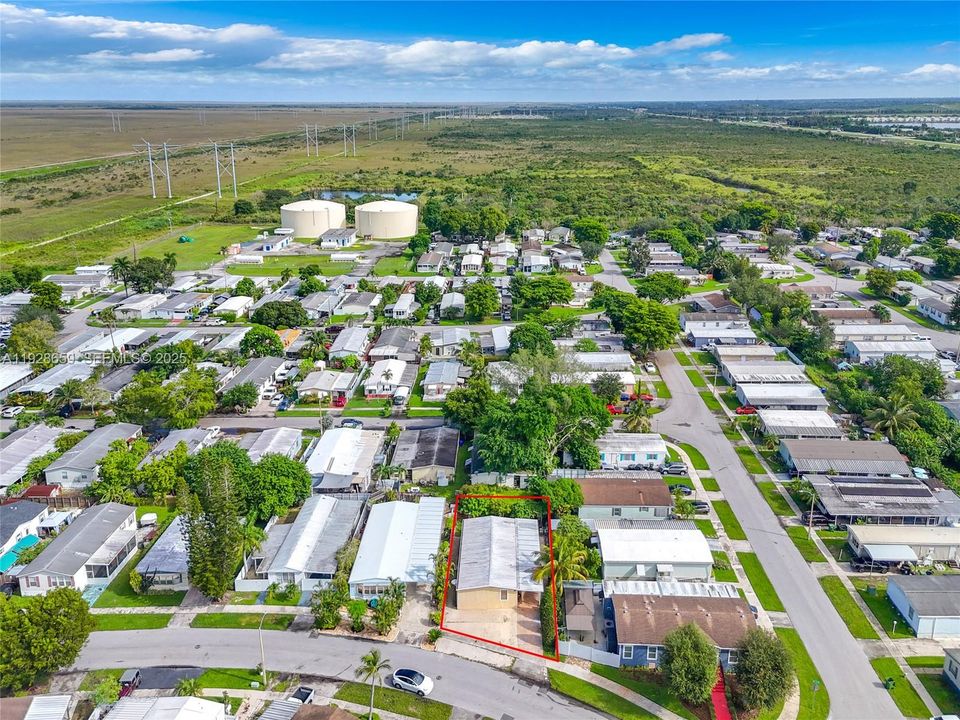 En Venta: $299,999 (4 camas, 2 baños, 1352 Pies cuadrados)