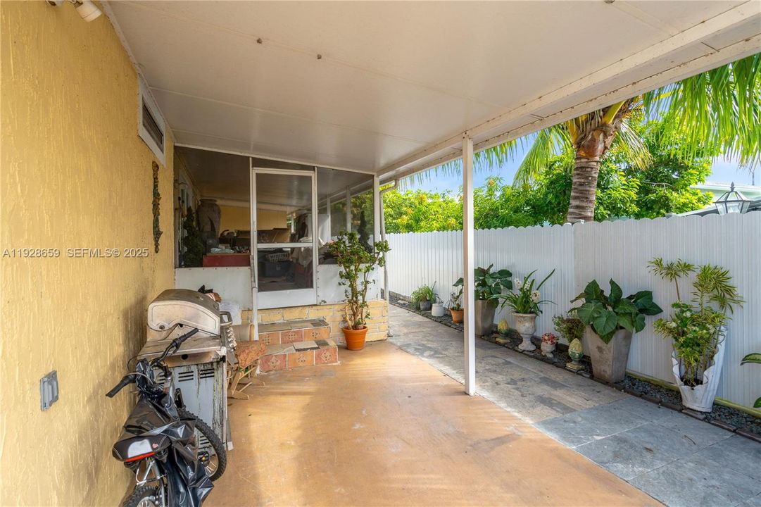 En Venta: $299,999 (4 camas, 2 baños, 1352 Pies cuadrados)