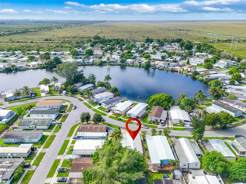 En Venta: $299,999 (4 camas, 2 baños, 1352 Pies cuadrados)