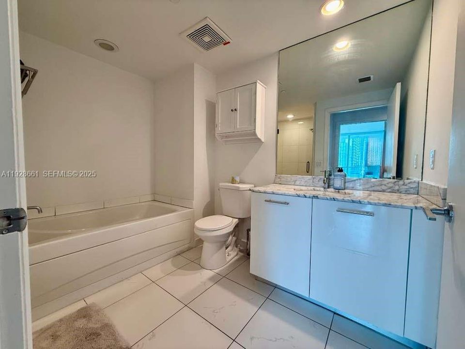 В аренду: $3,400 (1 спален, 1 ванн, 738 Квадратных фут)