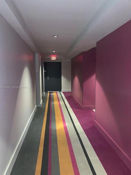 В аренду: $3,400 (1 спален, 1 ванн, 738 Квадратных фут)