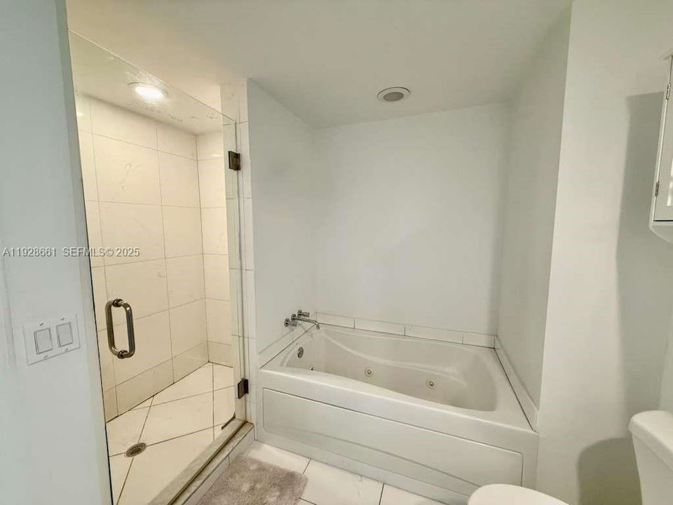 В аренду: $3,400 (1 спален, 1 ванн, 738 Квадратных фут)