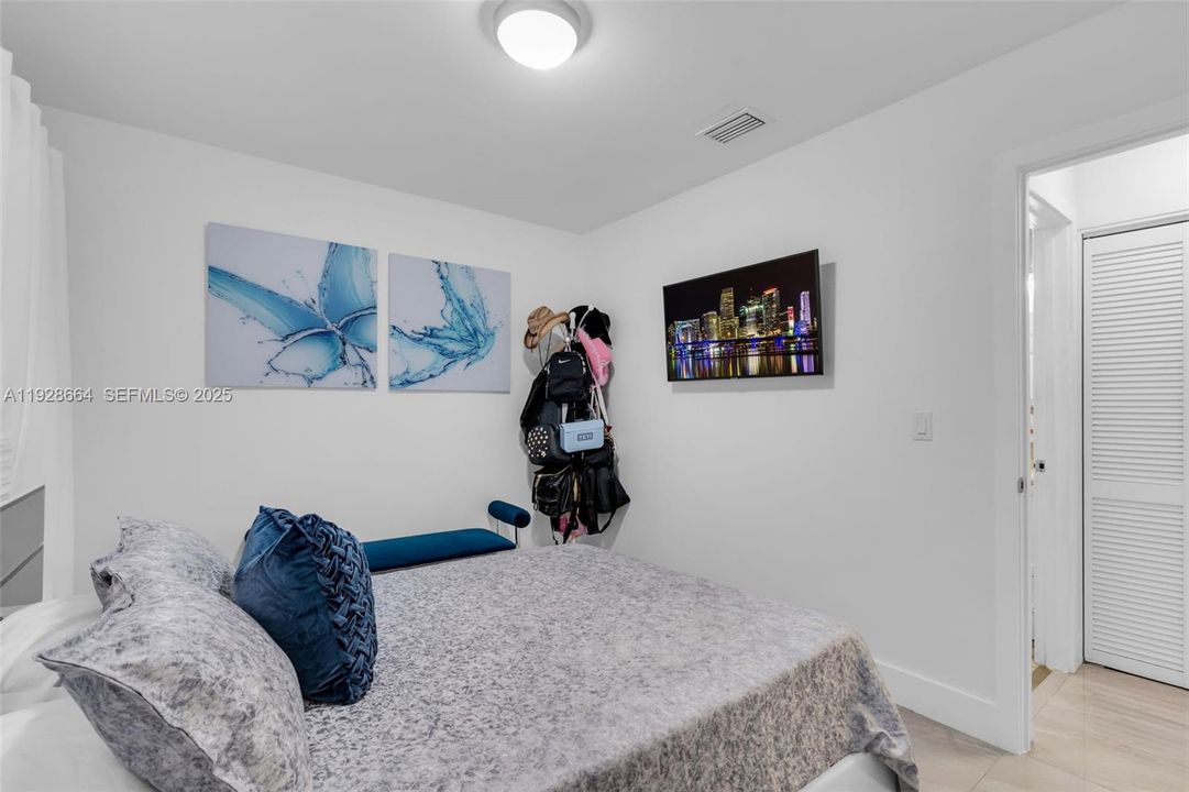 For Sale: $699,999 (3 beds, 3 baths, 1463 Square Feet)