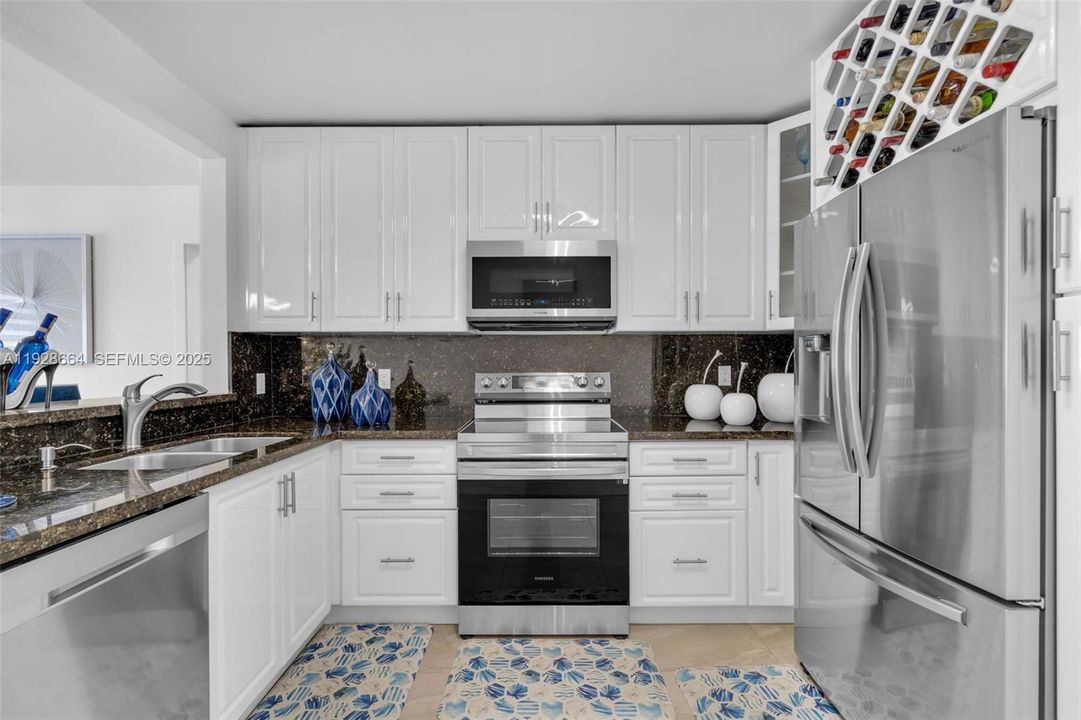 For Sale: $699,999 (3 beds, 3 baths, 1463 Square Feet)