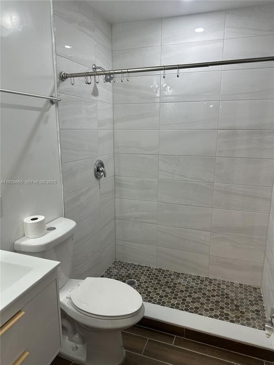 Под контрактом: $2,500 (3 спален, 2 ванн, 1684 Квадратных фут)