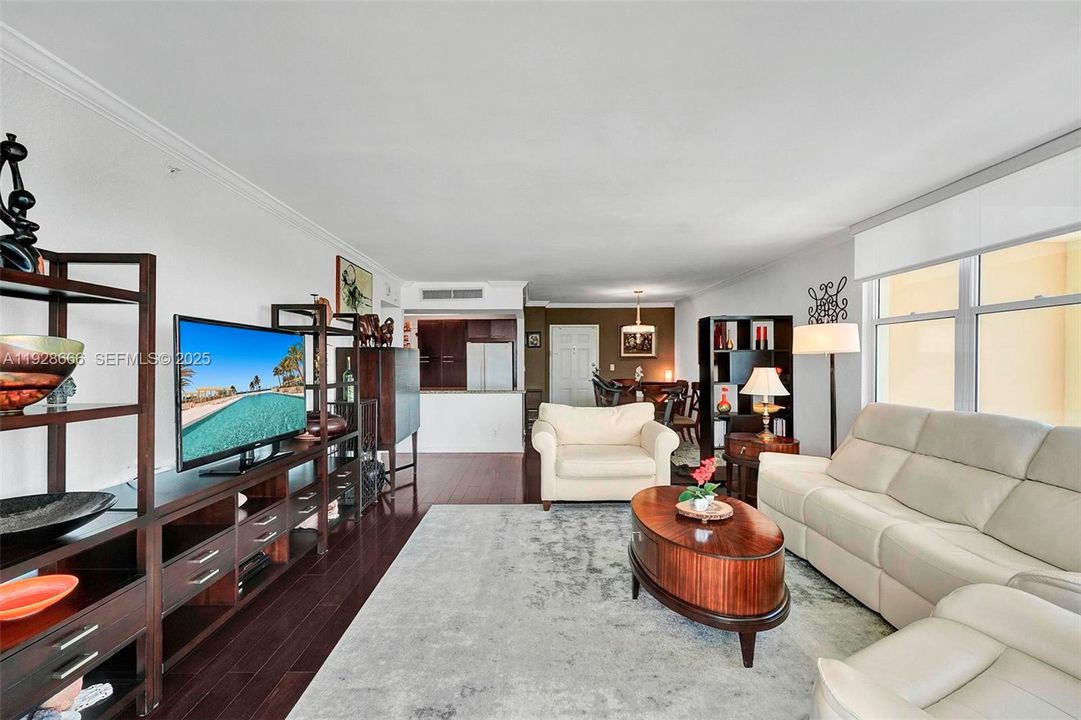 For Rent: $4,500 (2 beds, 2 baths, 1198 Square Feet)