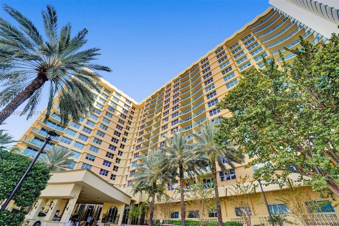 For Rent: $4,500 (2 beds, 2 baths, 1198 Square Feet)