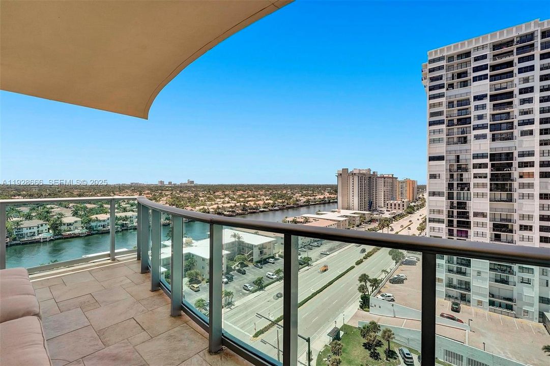 For Rent: $4,500 (2 beds, 2 baths, 1198 Square Feet)