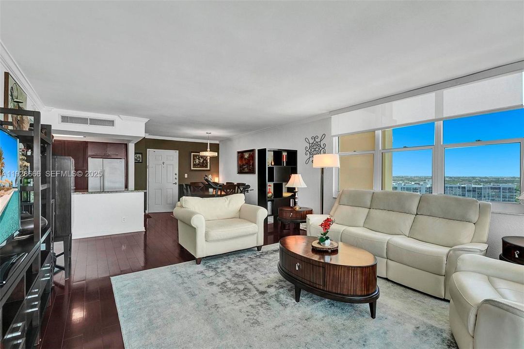 For Rent: $4,500 (2 beds, 2 baths, 1198 Square Feet)