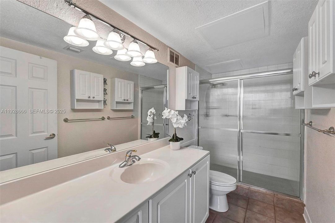 For Rent: $4,500 (2 beds, 2 baths, 1198 Square Feet)