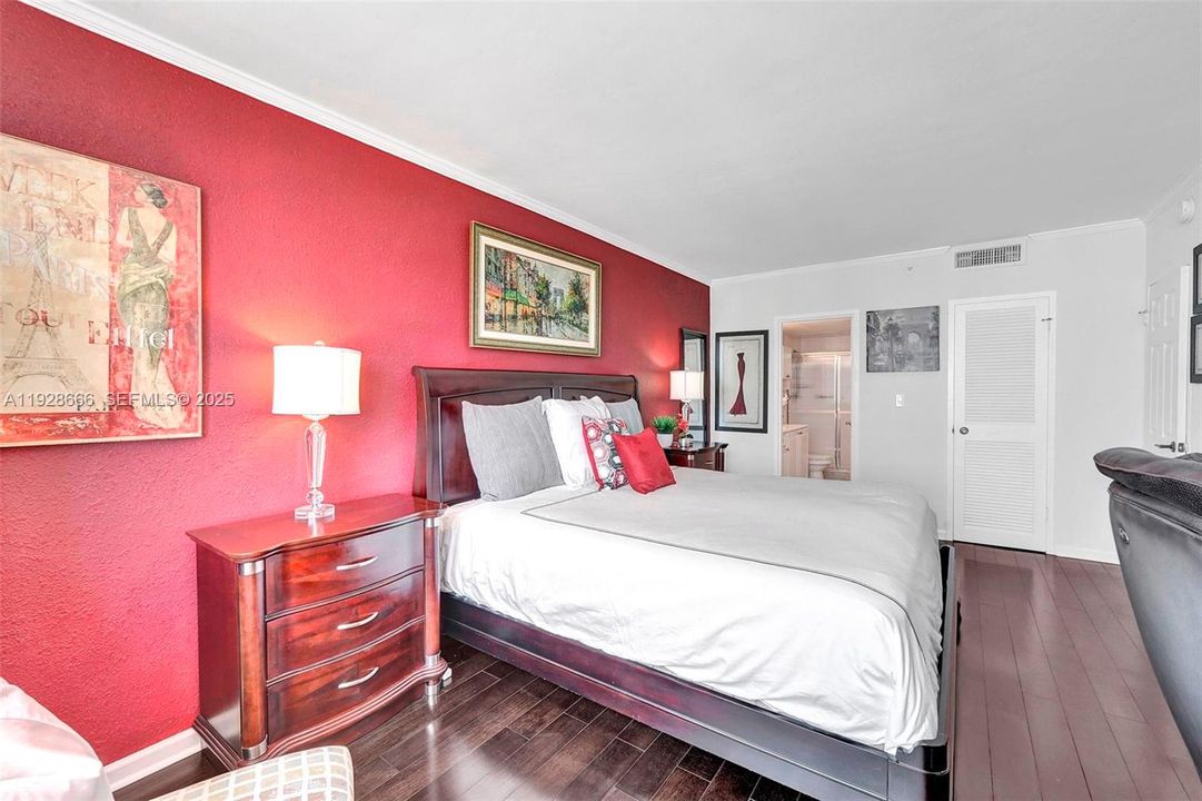 For Rent: $4,500 (2 beds, 2 baths, 1198 Square Feet)