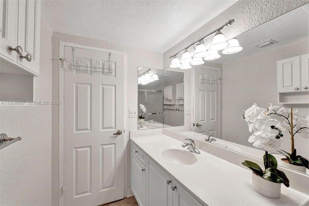 For Rent: $4,500 (2 beds, 2 baths, 1198 Square Feet)