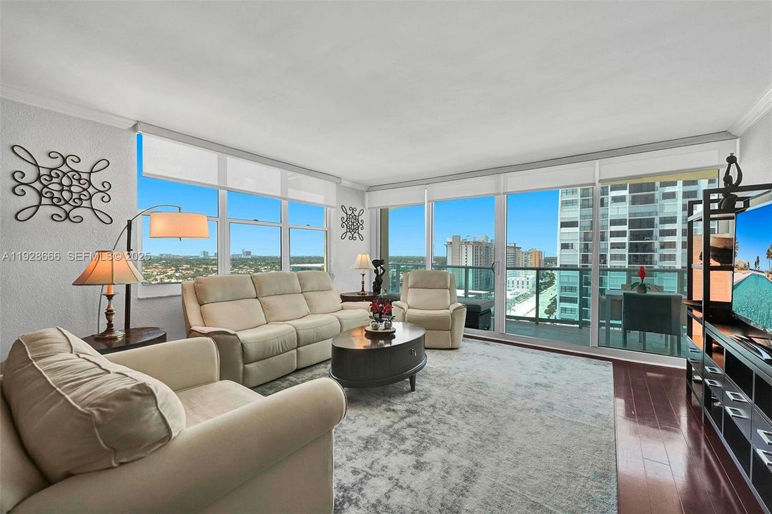 For Rent: $4,500 (2 beds, 2 baths, 1198 Square Feet)