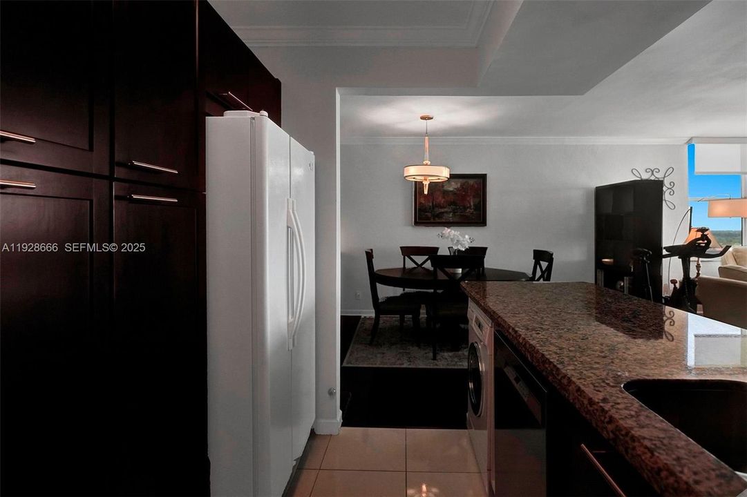 For Rent: $4,500 (2 beds, 2 baths, 1198 Square Feet)