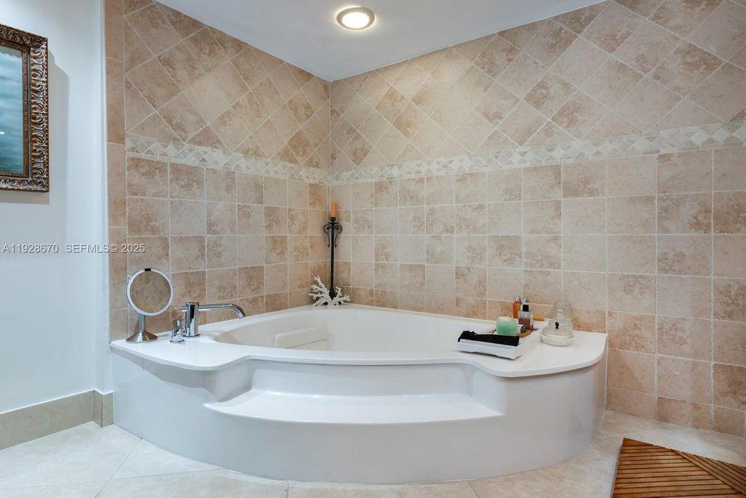 В аренду: $4,350 (2 спален, 2 ванн, 1456 Квадратных фут)