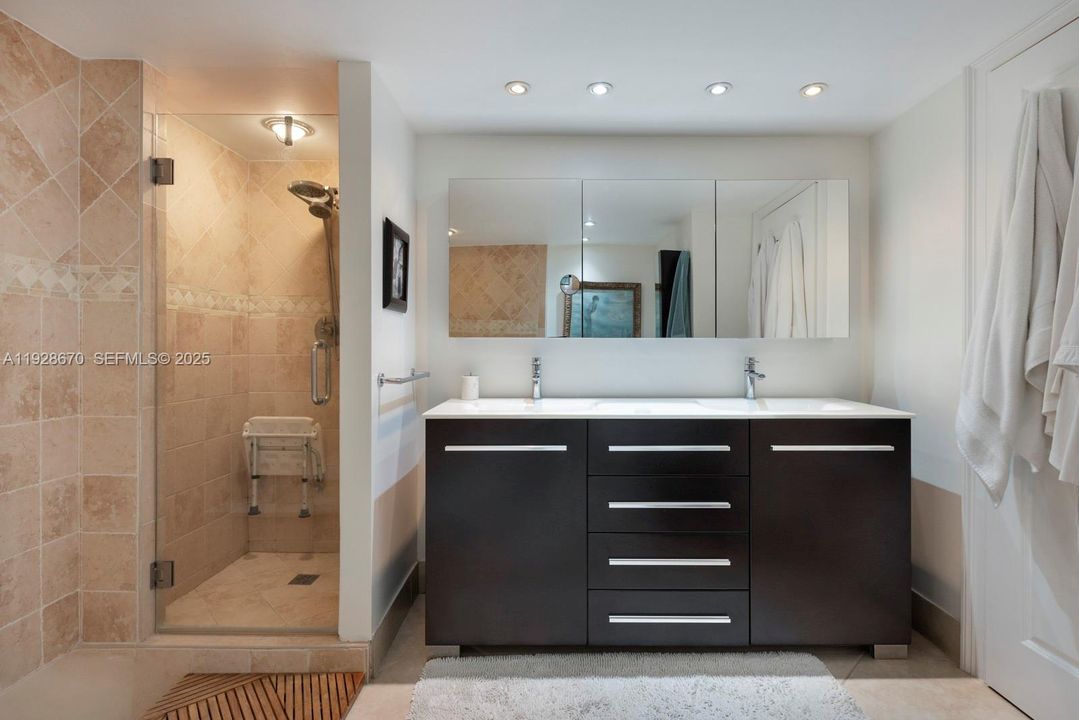 В аренду: $4,350 (2 спален, 2 ванн, 1456 Квадратных фут)