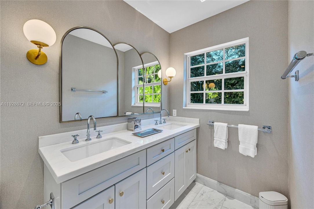 待售: $8,290,000 (4 贝兹, 4 浴室, 3390 平方英尺)