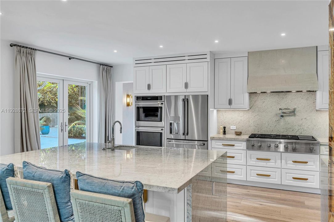 待售: $8,290,000 (4 贝兹, 4 浴室, 3390 平方英尺)