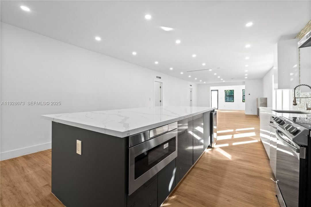 待售: $1,380,000 (4 贝兹, 3 浴室, 2460 平方英尺)