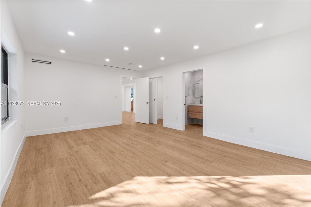 待售: $1,380,000 (4 贝兹, 3 浴室, 2460 平方英尺)