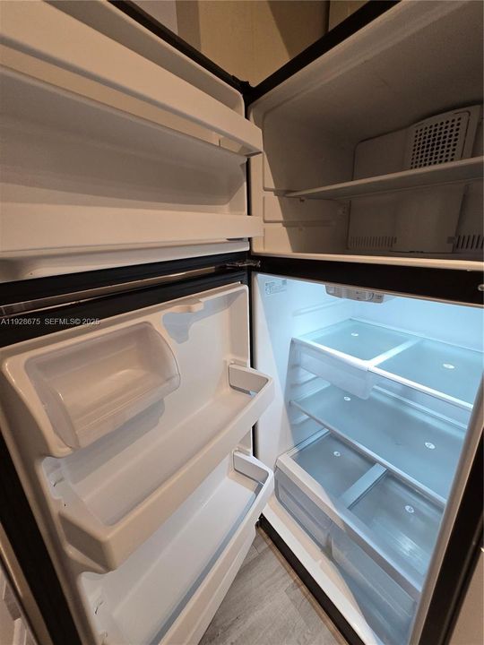 For Rent: $2,195 (1 beds, 1 baths, 700 Square Feet)