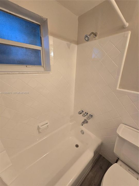 For Rent: $2,195 (1 beds, 1 baths, 700 Square Feet)