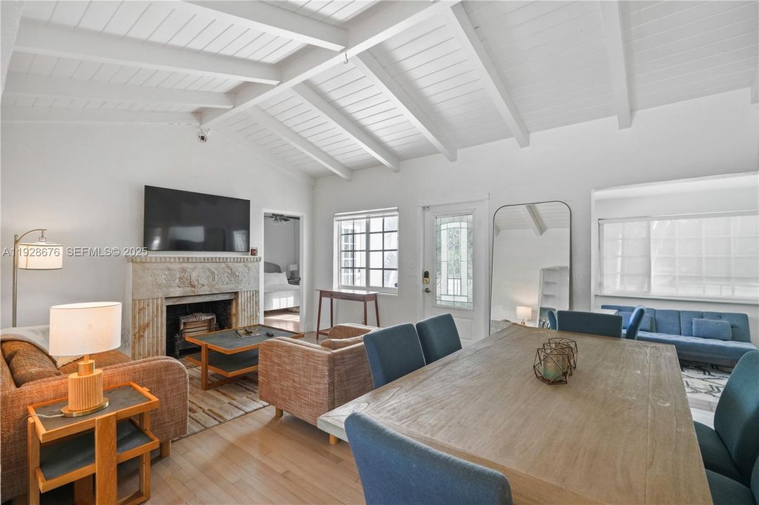 待售: $1,350,000 (3 贝兹, 2 浴室, 1515 平方英尺)