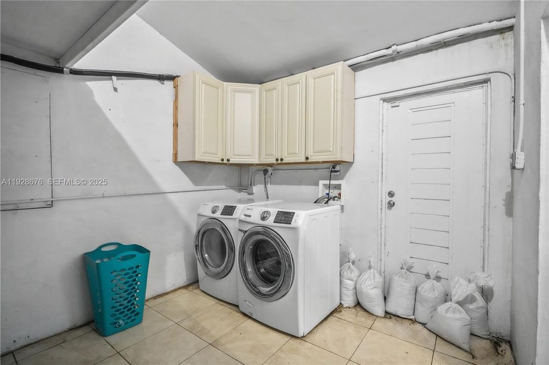 待售: $1,350,000 (3 贝兹, 2 浴室, 1515 平方英尺)