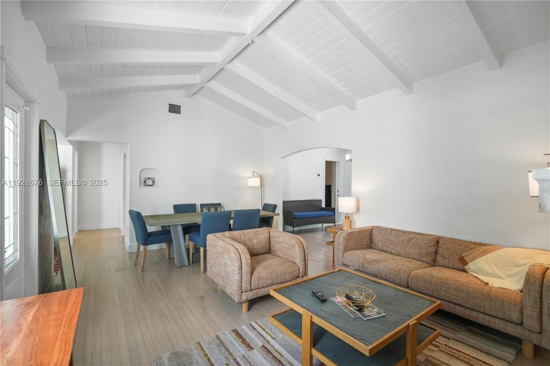 待售: $1,350,000 (3 贝兹, 2 浴室, 1515 平方英尺)