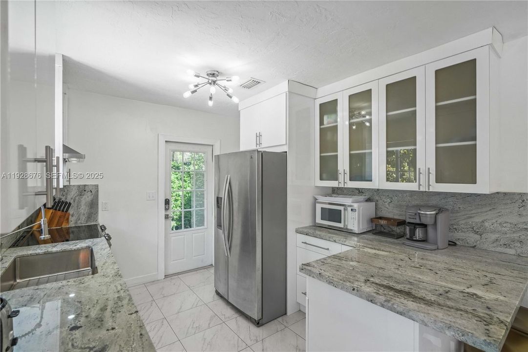 待售: $1,350,000 (3 贝兹, 2 浴室, 1515 平方英尺)