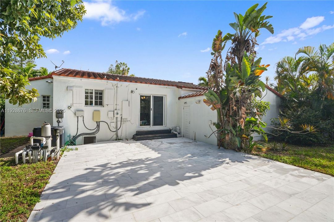 待售: $1,350,000 (3 贝兹, 2 浴室, 1515 平方英尺)