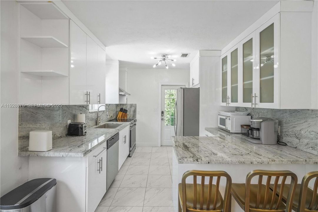 待售: $1,350,000 (3 贝兹, 2 浴室, 1515 平方英尺)