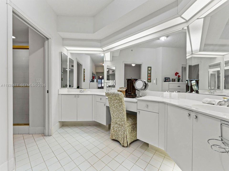 For Sale: $699,000 (3 beds, 2 baths, 2810 Square Feet)
