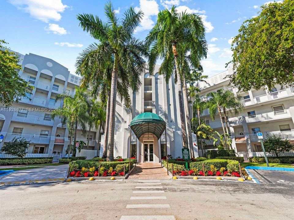 For Sale: $699,000 (3 beds, 2 baths, 2810 Square Feet)