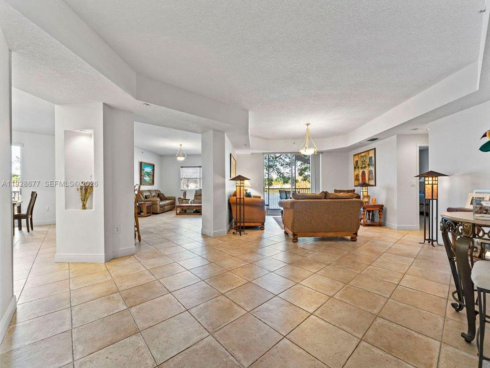 For Sale: $699,000 (3 beds, 2 baths, 2810 Square Feet)