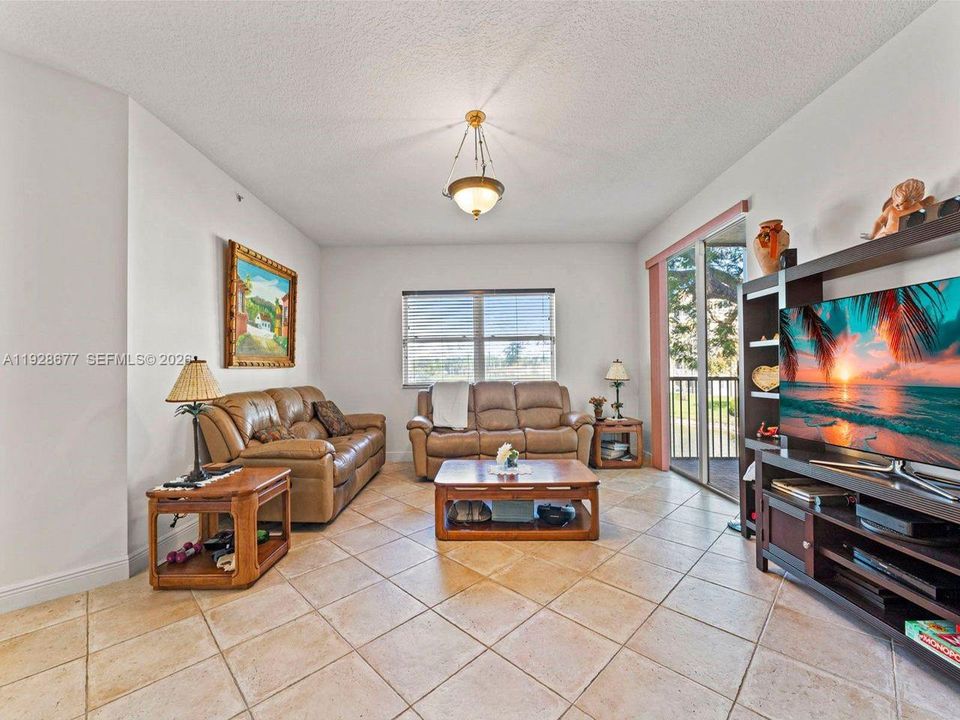 For Sale: $699,000 (3 beds, 2 baths, 2810 Square Feet)