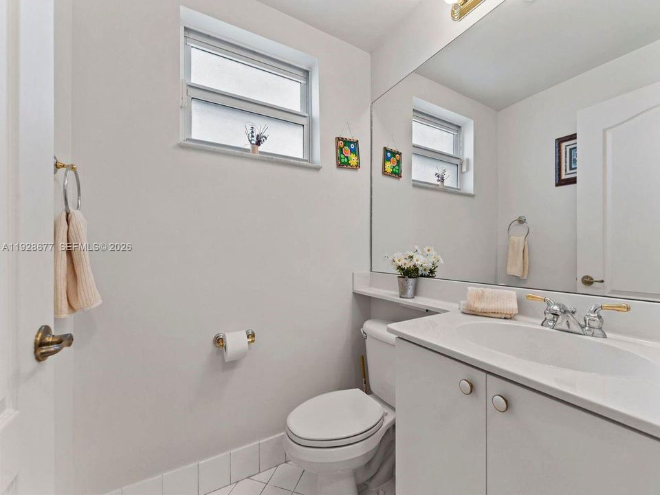 For Sale: $699,000 (3 beds, 2 baths, 2810 Square Feet)