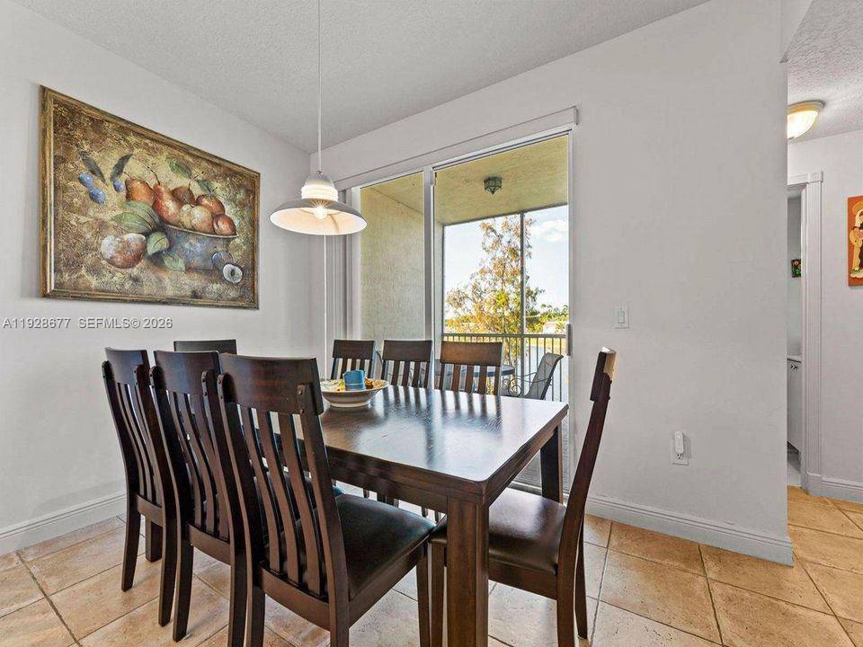 For Sale: $699,000 (3 beds, 2 baths, 2810 Square Feet)