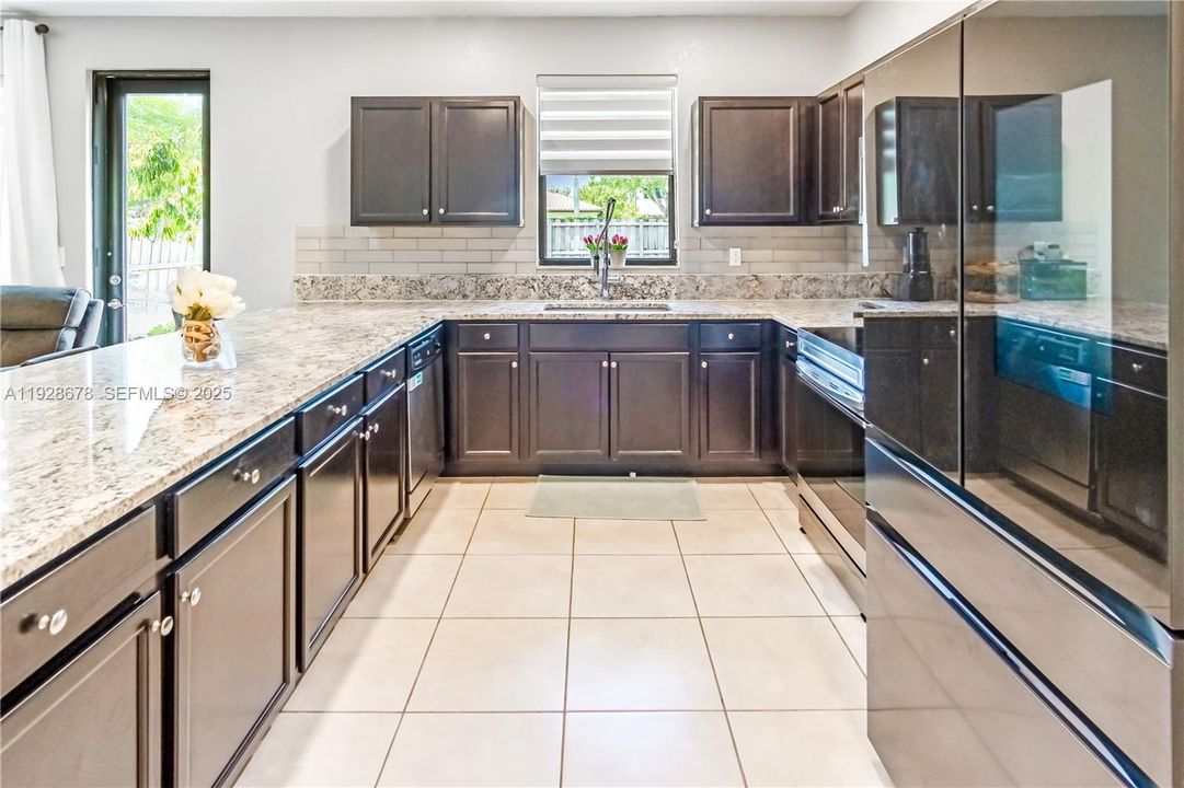 待售: $585,000 (4 贝兹, 2 浴室, 2780 平方英尺)