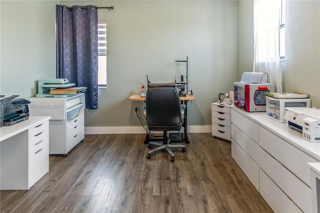 待售: $585,000 (4 贝兹, 2 浴室, 2780 平方英尺)