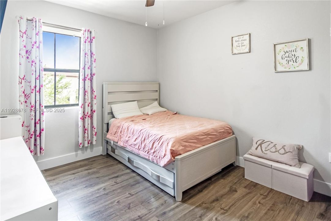 待售: $585,000 (4 贝兹, 2 浴室, 2780 平方英尺)