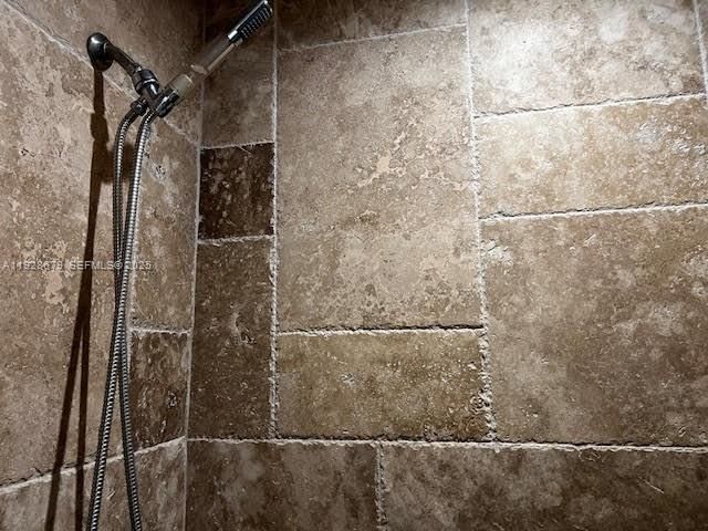 待售: $159,000 (1 贝兹, 1 浴室, 928 平方英尺)