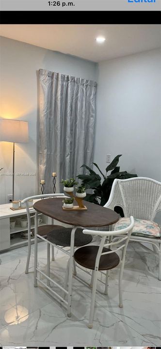 For Rent: $1,600 (1 beds, 1 baths, 1929 Square Feet)