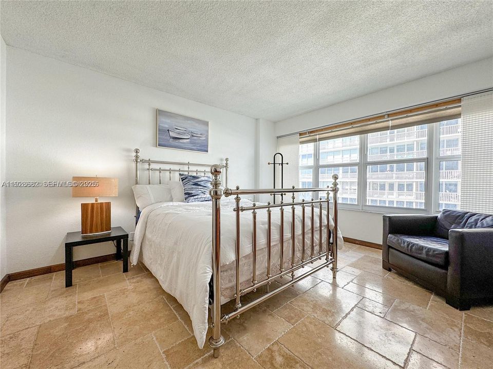 В аренду: $2,250 (1 спален, 1 ванн, 870 Квадратных фут)