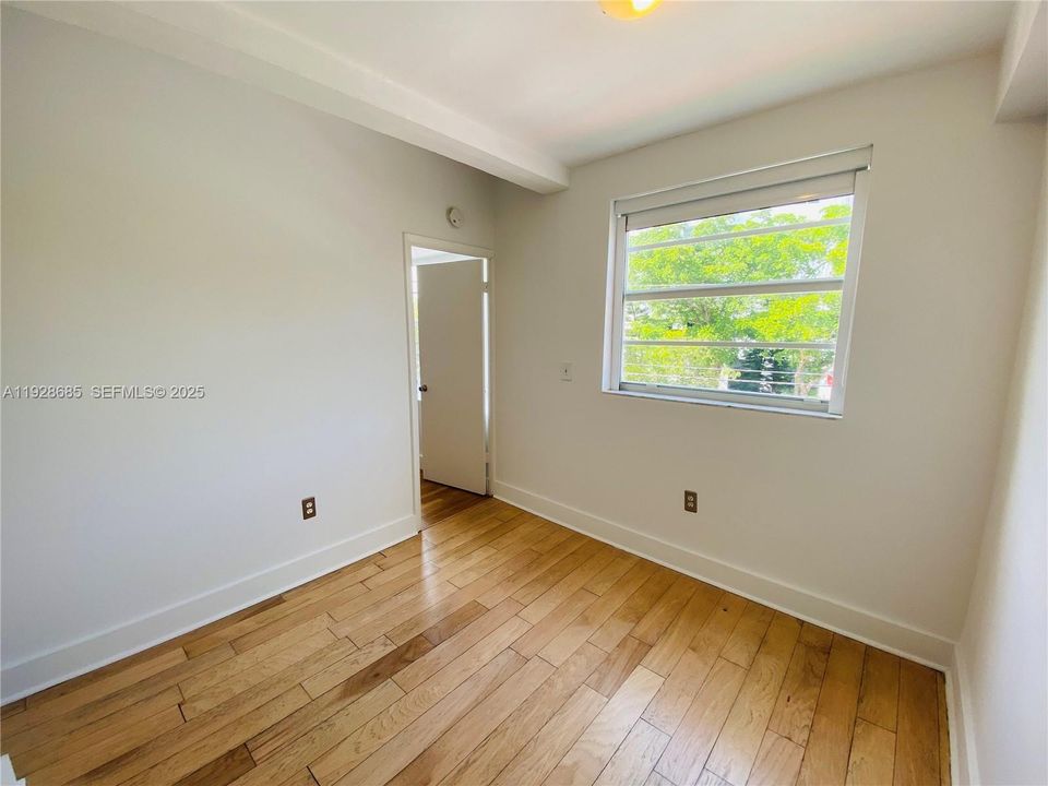 For Rent: $2,500 (2 beds, 1 baths, 743 Square Feet)