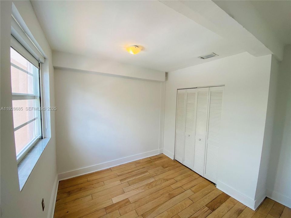 For Rent: $2,500 (2 beds, 1 baths, 743 Square Feet)