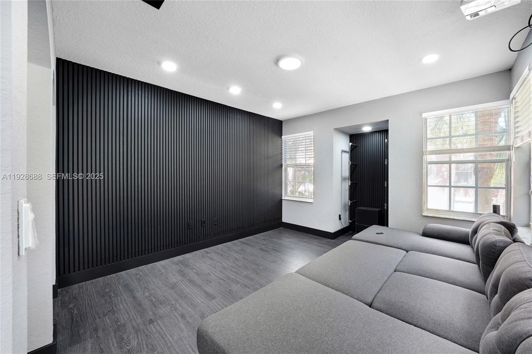 En Venta: $420,000 (3 camas, 2 baños, 1536 Pies cuadrados)