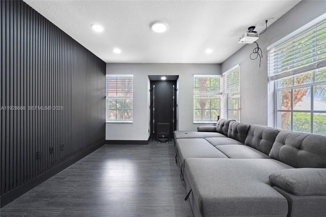 En Venta: $420,000 (3 camas, 2 baños, 1536 Pies cuadrados)