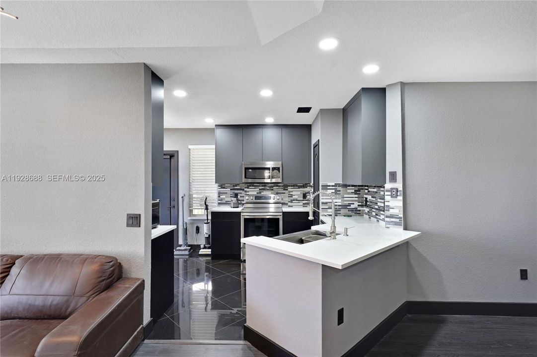 En Venta: $420,000 (3 camas, 2 baños, 1536 Pies cuadrados)