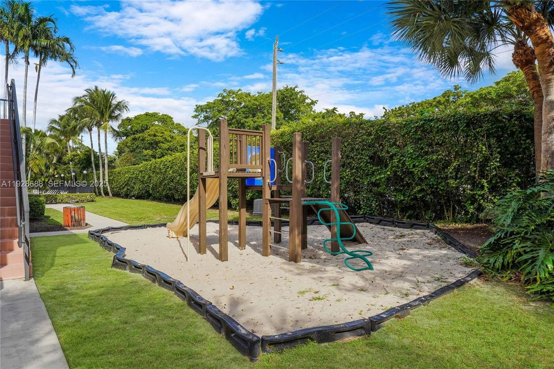 En Venta: $420,000 (3 camas, 2 baños, 1536 Pies cuadrados)